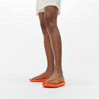 FitFlop&trade; Iqushion Ergonomic Flip-Flops Pink