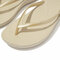 fitflop-iqushion-gold-dames-slippers-lifestyle