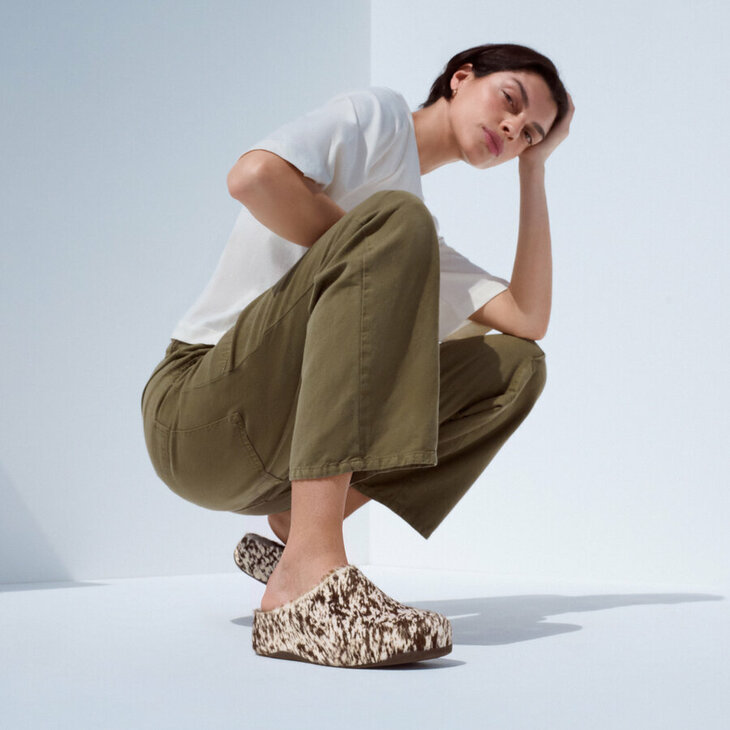 fitflop-shuv-pony-mules-women-brown-white.j
